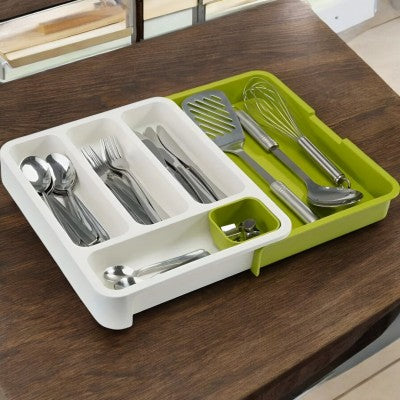 Organizator extensibil de tacamuri pentru sertar